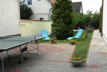 felujitott_udvar_428_kb.jpg felujitott_udvar_428_kb.jpg